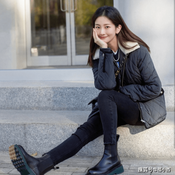 身材 谁说“小黑裤”烂大街？学会这4个穿搭思路，立马变身时髦精