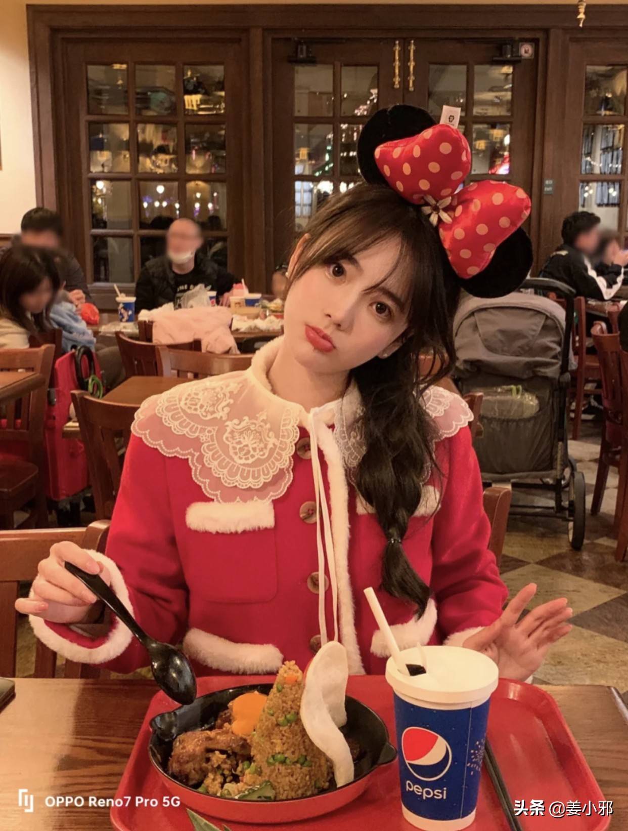 周冬雨 要温度也要风度，秋冬时尚单品强势加分，不潮真的很难