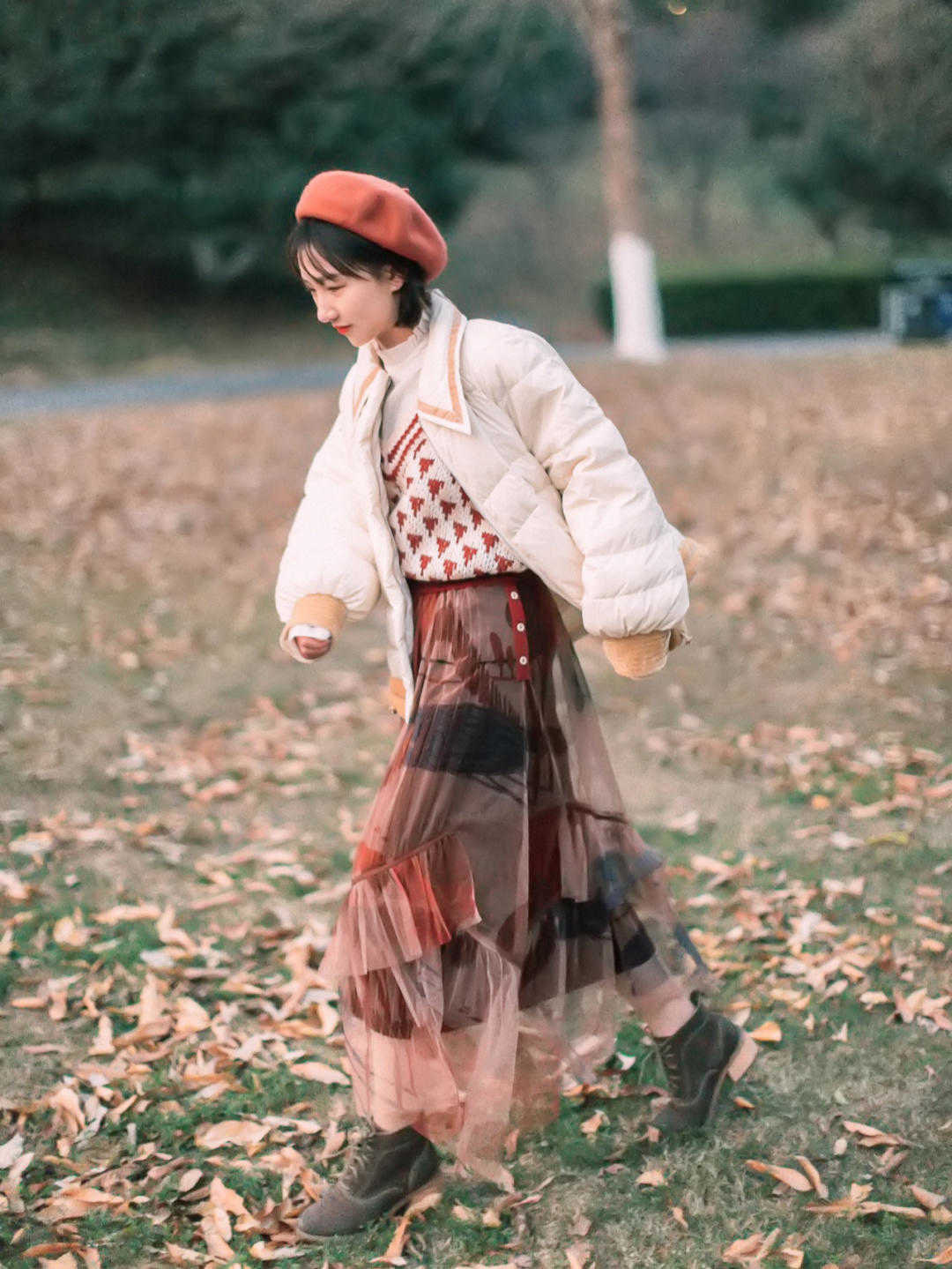 颜色 肉色打底裤怎么穿才不土气?试试这几种搭配方式,优雅显瘦又时髦