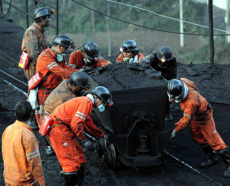 原创46名矿工6名消防员遇难煤矿事故频发官方解释却含糊其辞