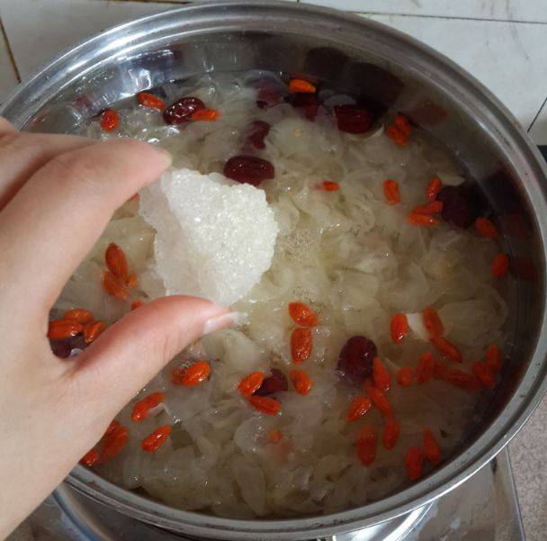 银耳怎么熬成白色 c475ec734e5c4745a1e981e8a5530471.jpeg