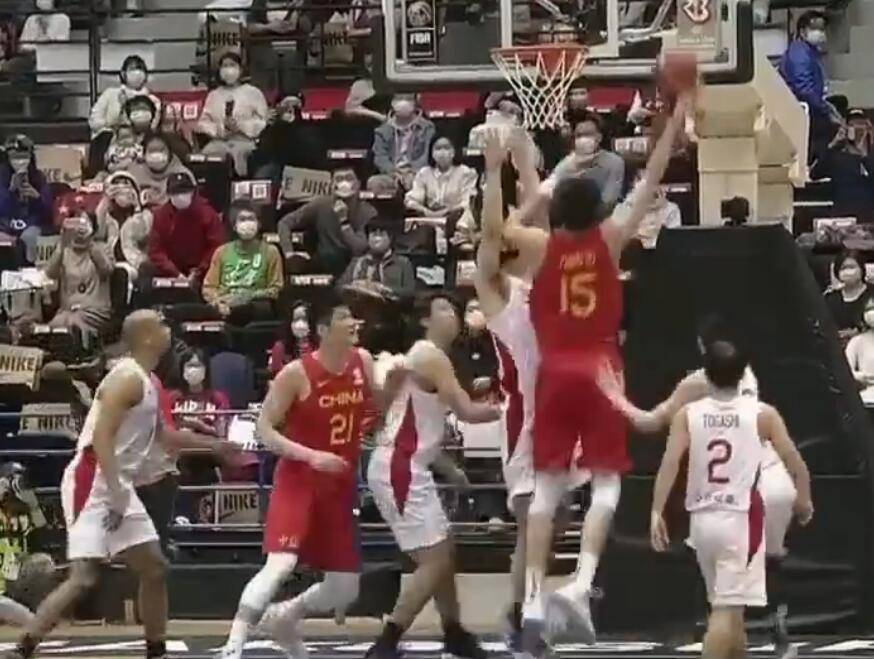 谢亚佛|男篮半场领先日本16分！周琦10中8轰18+10，大魔王一人统治禁区