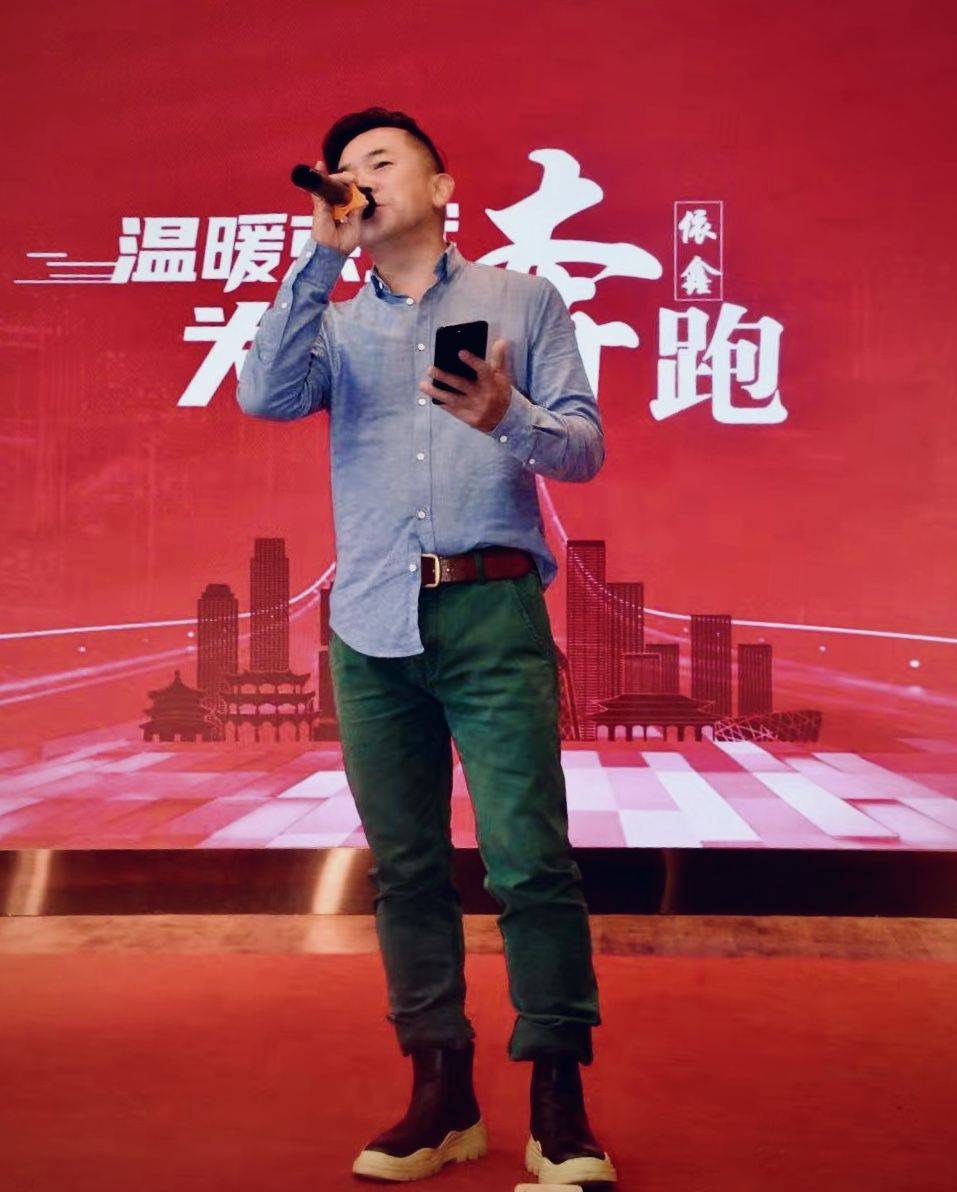 华谊兄弟昔日歌手韩烁将霸气回归乐坛_全国_演出_电视