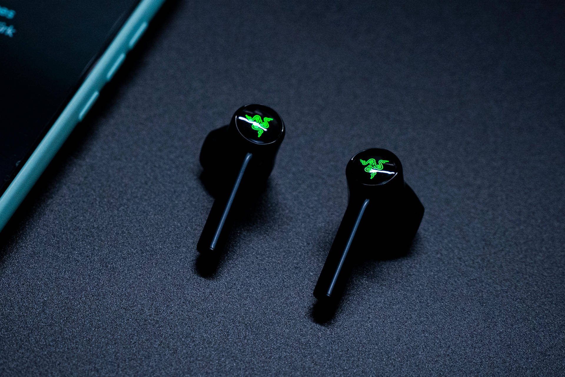 razer 战锤狂鲨x tws:性能与价格的平衡点_雷蛇_耳机_美杜莎