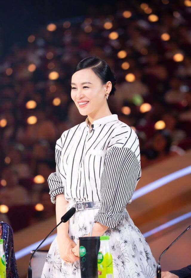 戚薇 邬君梅玩起时尚来不输年轻女明星们,撞衫戚薇韩雪丝毫不逊色