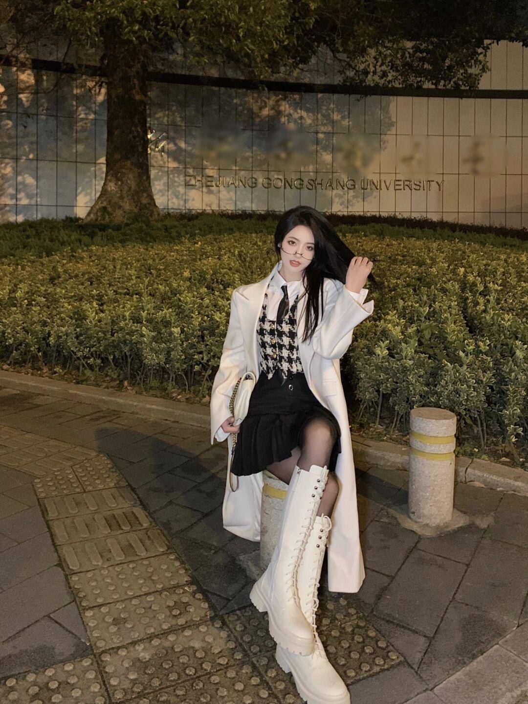 颜色 鞋子不会选？试试这5种颜色的“长筒靴”吧，看看哪款与你最配