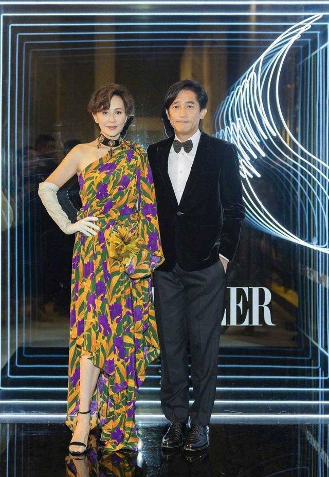 贵妇 54岁刘嘉玲气质全开!穿亮片连衣裙闪闪发光,穿出高级“贵妇”感