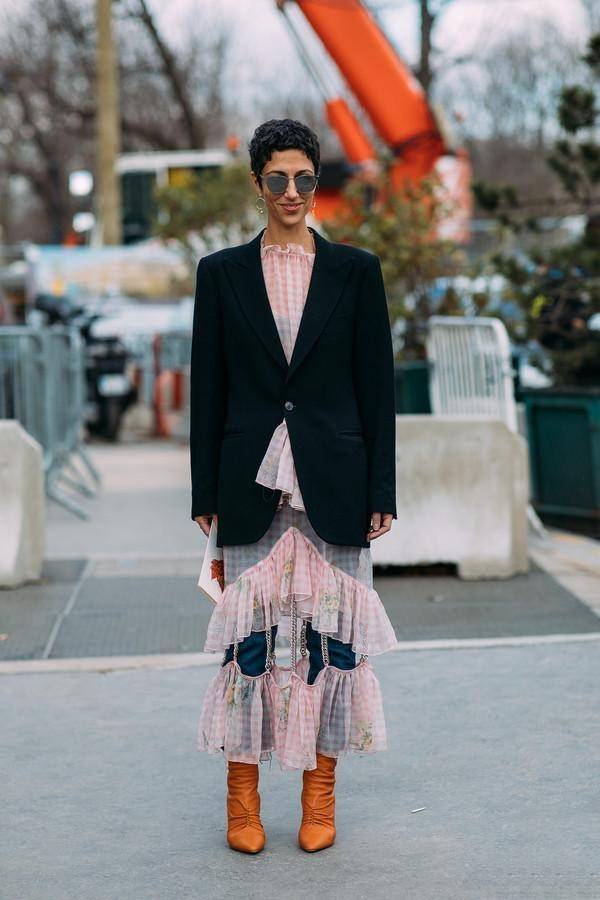 喇叭裤 冬季外套不用太复杂,衣橱中有这两件就足够了,时尚保暖又显气质