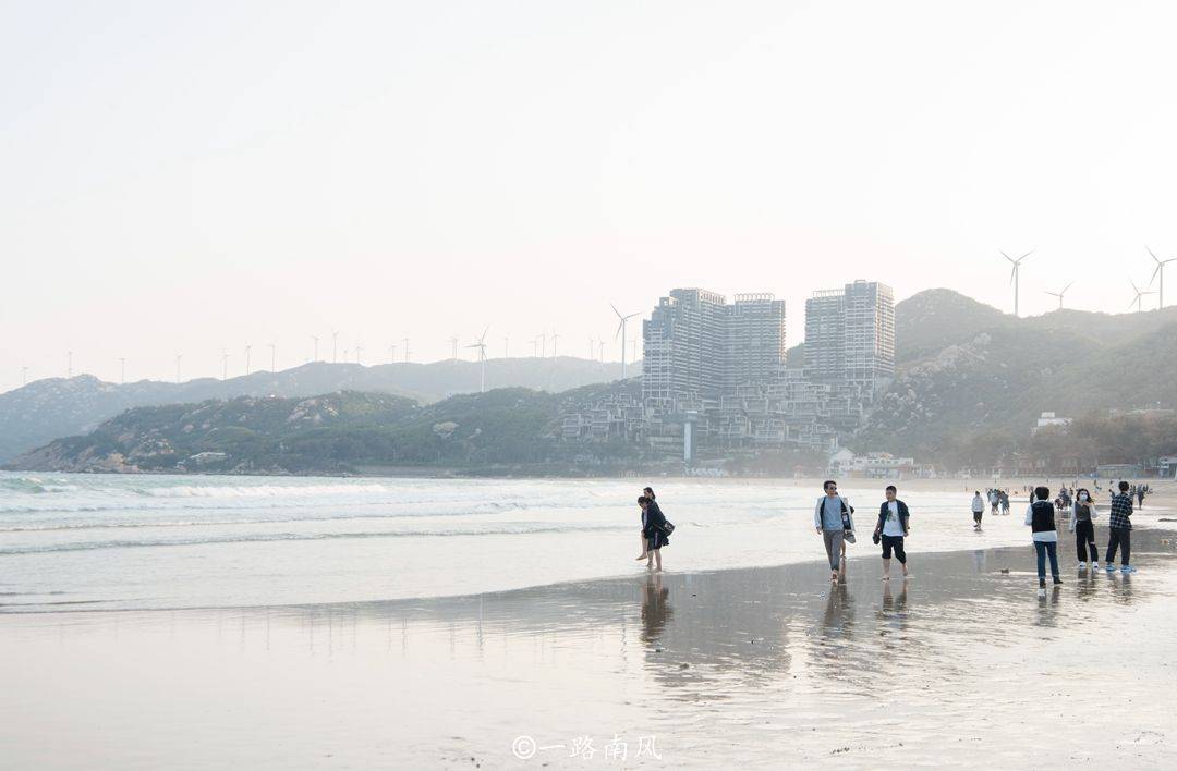 颜色|汕头地标建筑，每年夏至出现立杆不见影奇观，无数游客专程来打卡