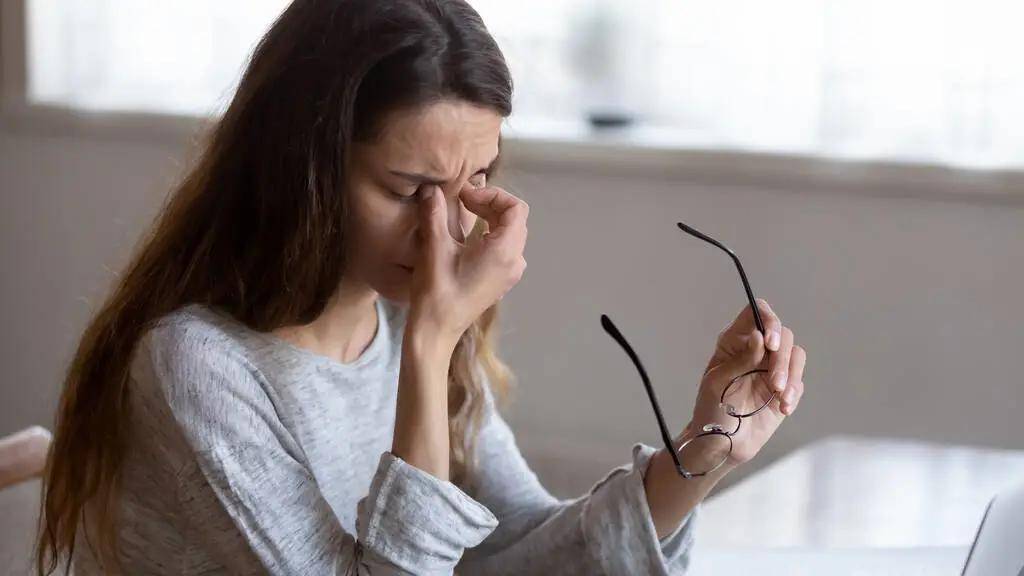 老年人眼睛干涩酸胀这4个方法缓解视疲劳