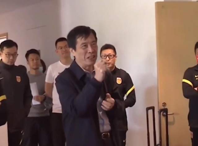 成绩|足球报：足协20年来选帅眼光短视不专业，这次选帅至关重要！