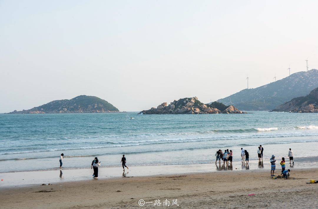 颜色|汕头地标建筑，每年夏至出现立杆不见影奇观，无数游客专程来打卡