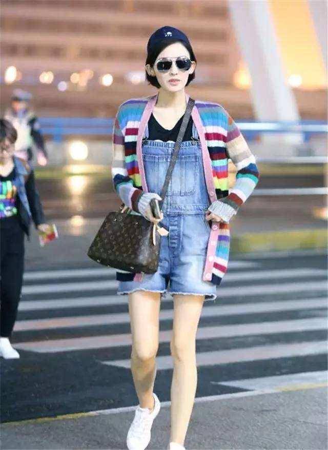 方包 女生试试这些“彩虹条纹”服饰，轻松打造女神范儿