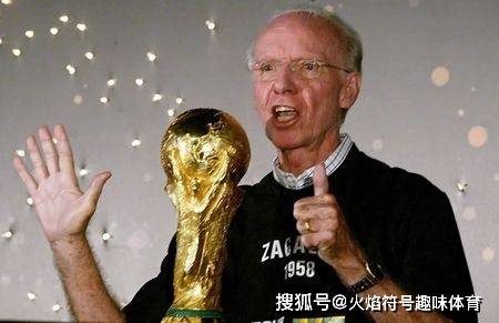 最终11人阵容(433阵型):门将:塔法雷尔后卫:卡洛斯,阿尔贝尔,卢西奥