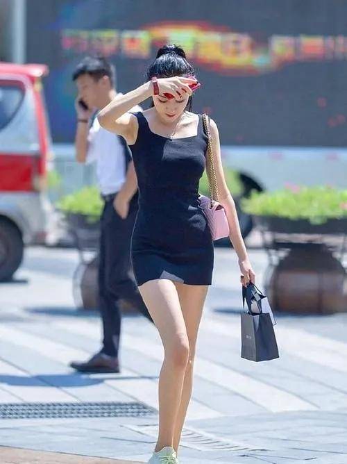 Hobo 搭配就非常的有法式复古气息了