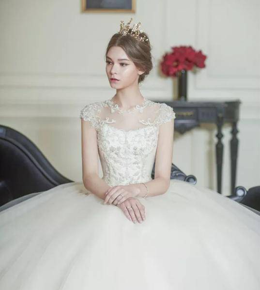 上半身 骗生娃系列：看完这几个可爱萌娃，网友直喊：吃可爱长大的吗？