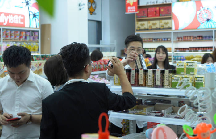 地区|怡佳仁零食店增加客流量有妙招