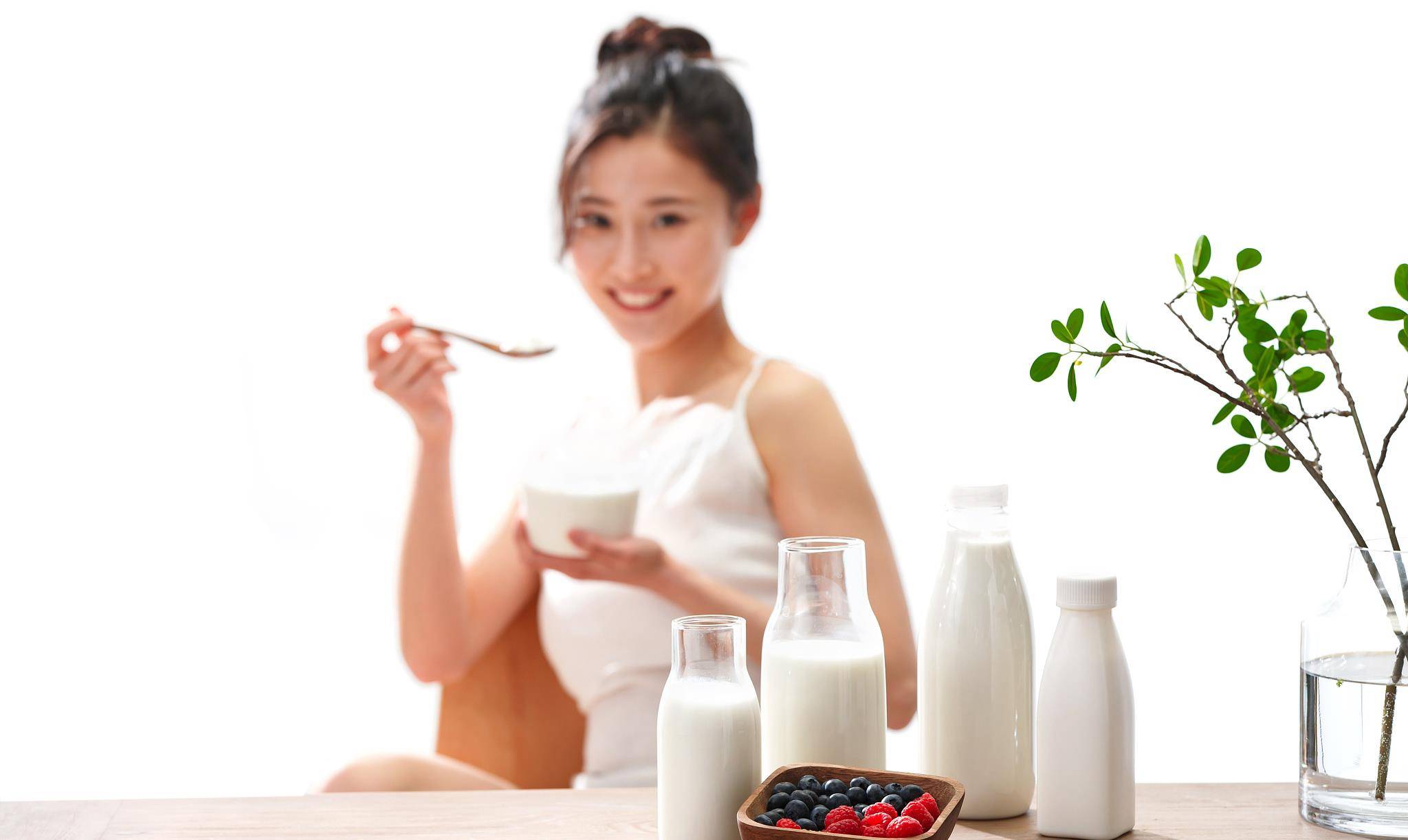 成宝|4种“假牛奶”已被列入黑名单,有些父母却当成宝,整箱往家搬