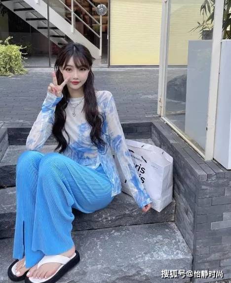 亮点 秋冬日常穿搭，不规则T恤，满足你简单又不单调的需求