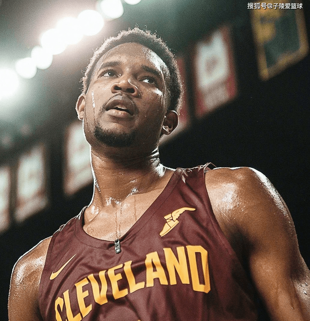 没落的骑士需要重建,没想到莫布利成为核心,首秀创造历史_防守_最佳