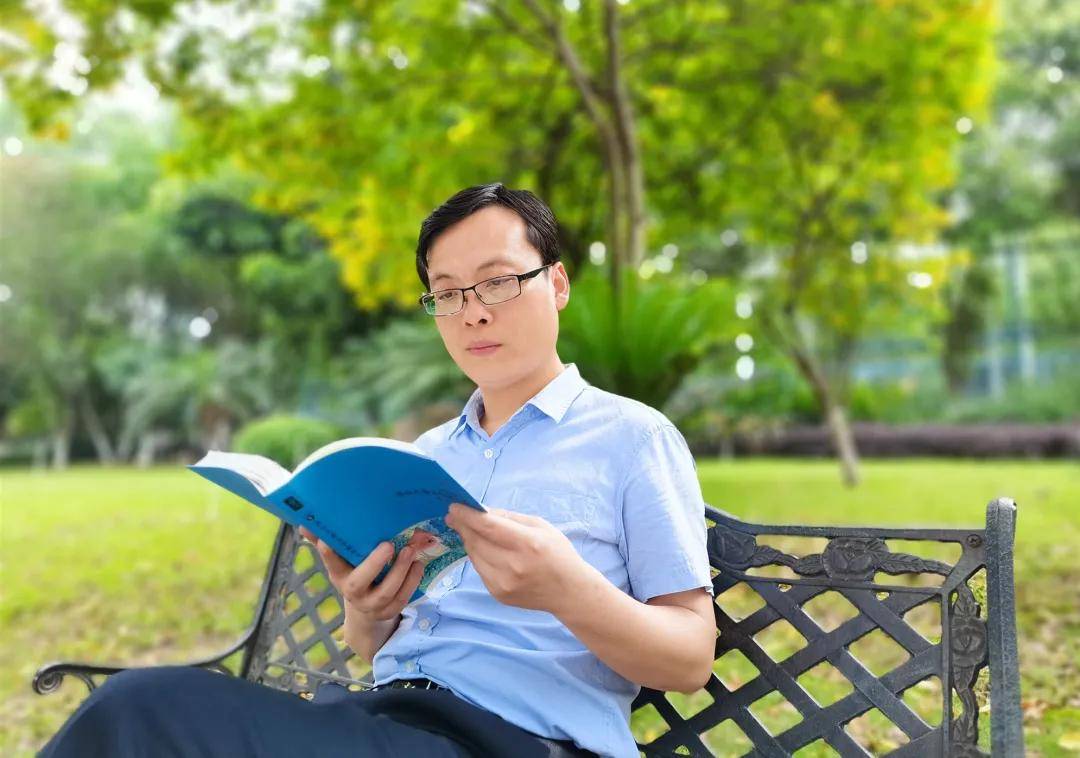 中国诗歌学会|金色邀约｜林萧：《语文报》相伴的青葱岁月