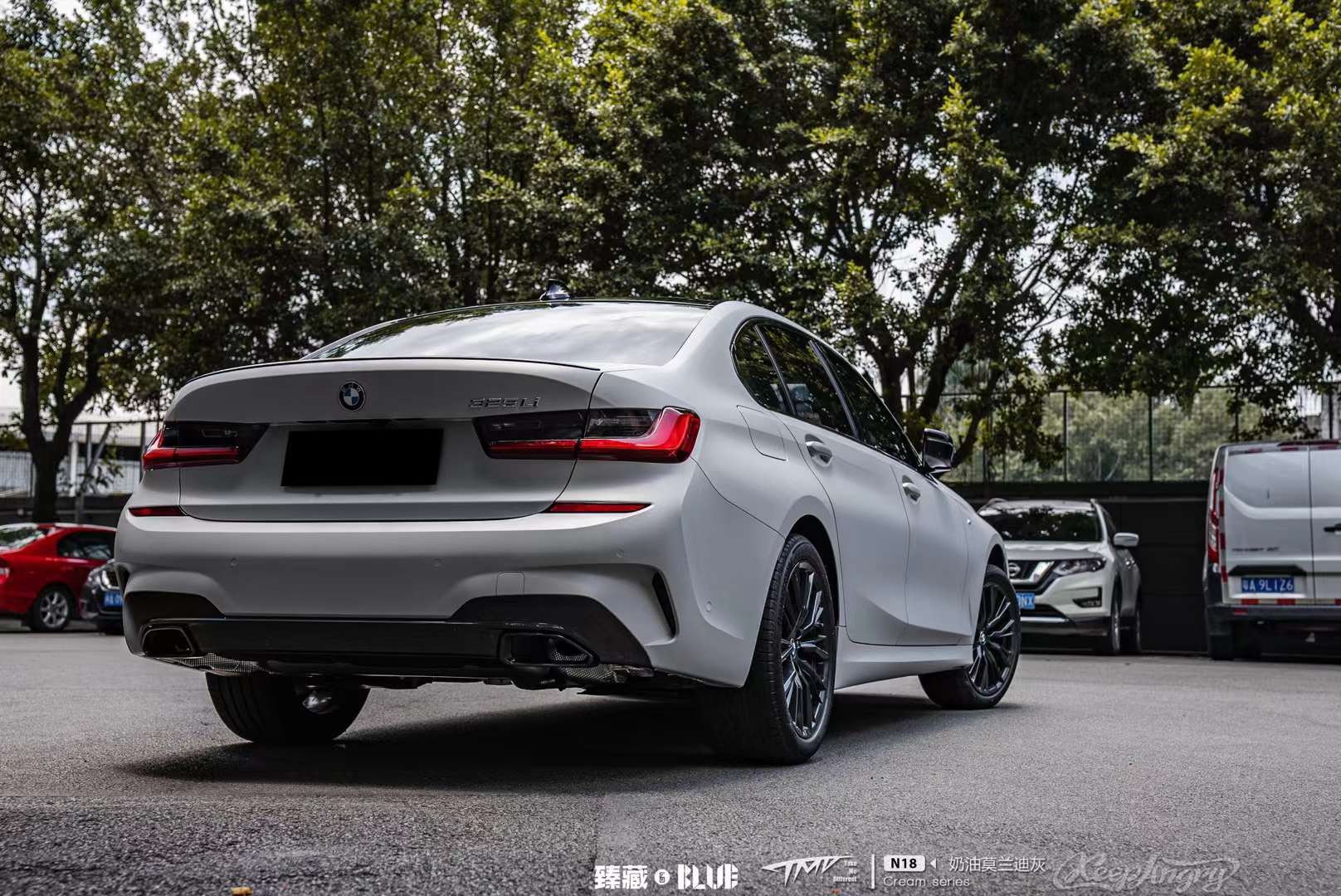 宝马3系tmd改色膜奶油莫兰迪灰