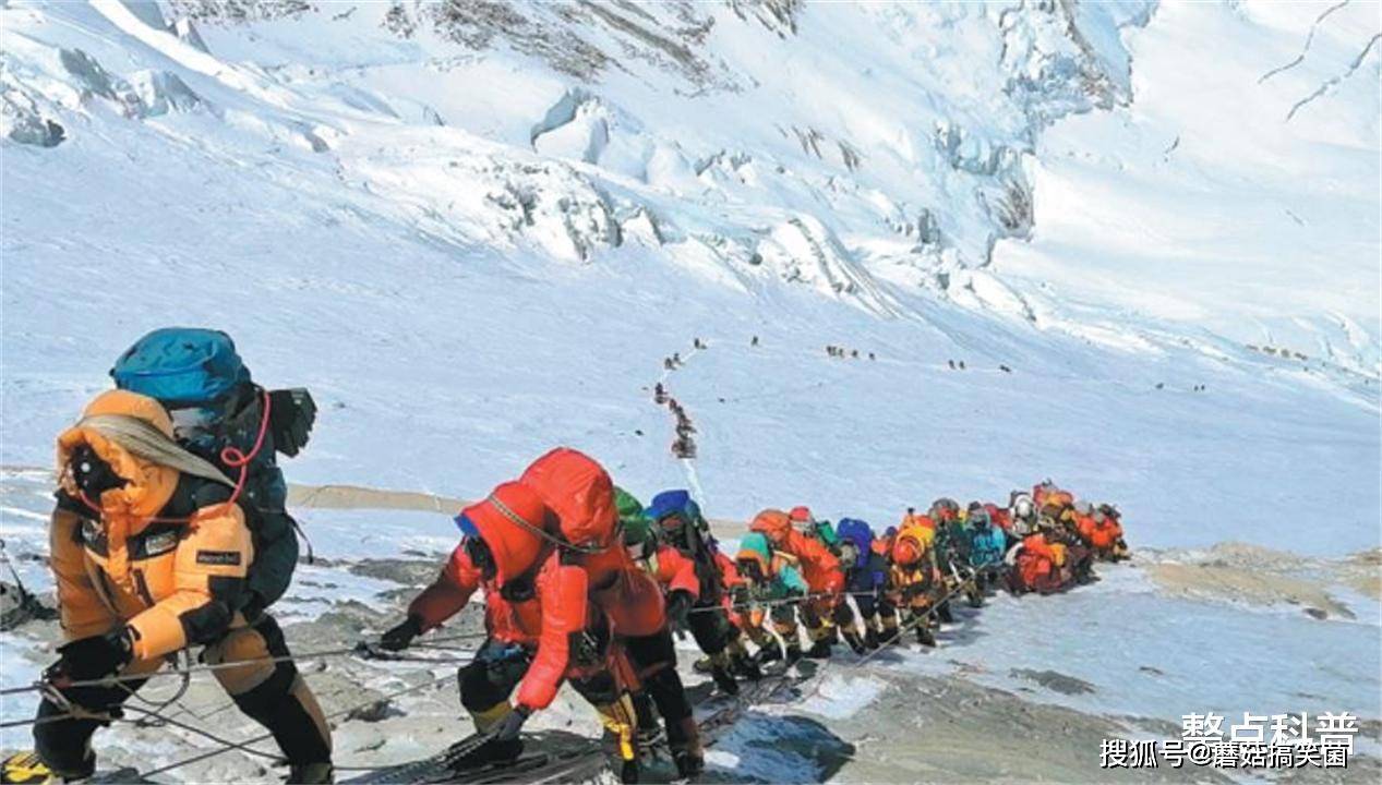珠峰著名遇难者“绿靴子”，为什么25年都没人敢将他搬下山？