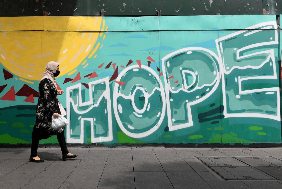 病毒|变异毒株奥密克戎来势汹汹，疫苗加强针还有用吗？专家说出实情