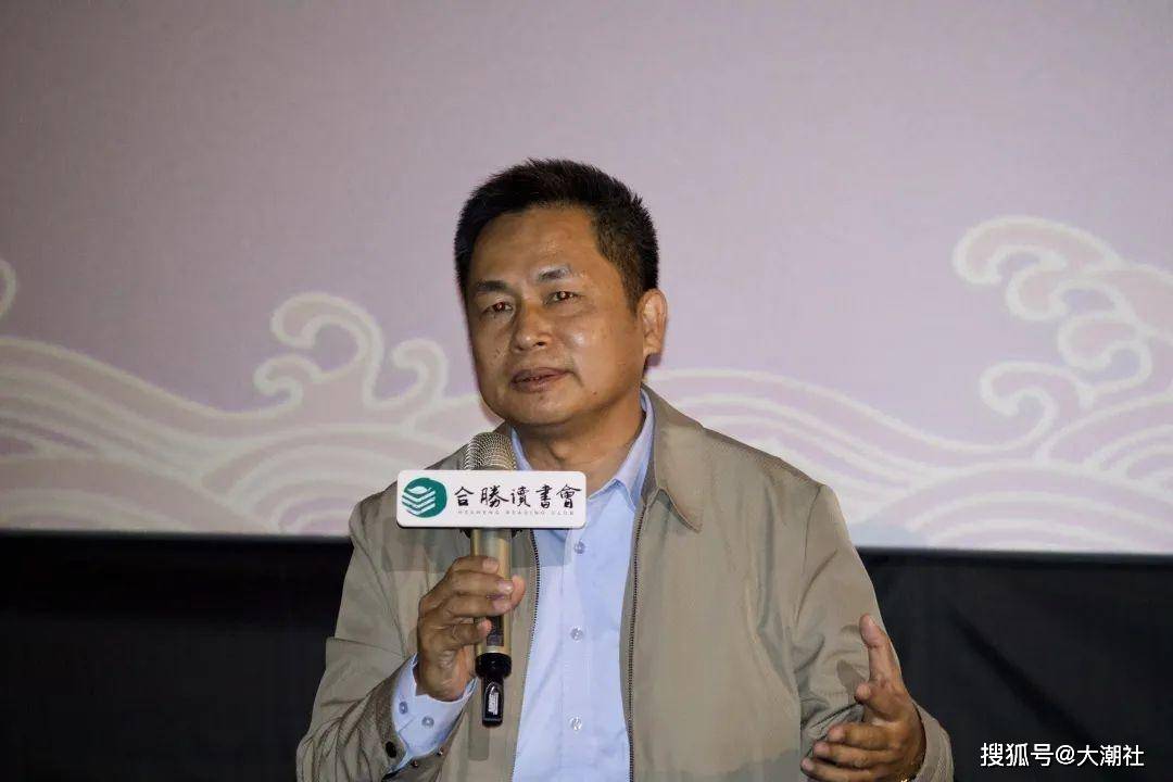 潮汕家己人的日历《潮历》2022版作者杨经纬在汕头向全球潮人发行-大