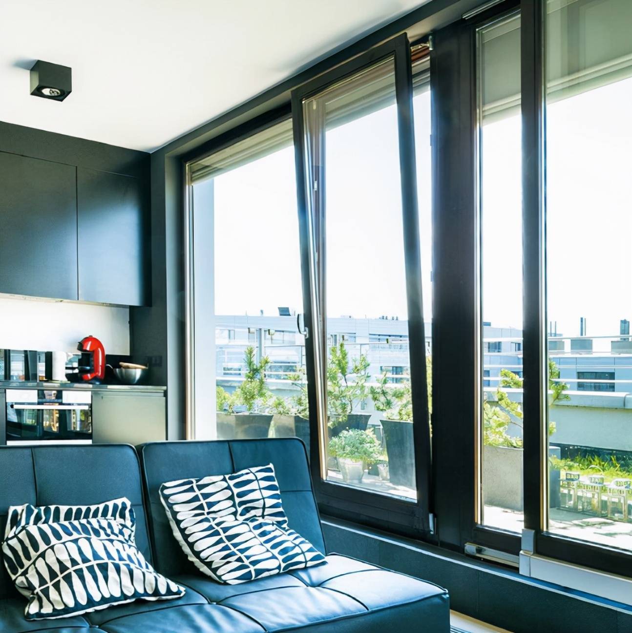 怎样挑选高质量内开内倒?_窗户_状态_五金