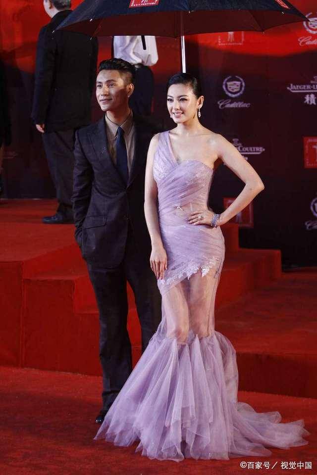 设计 张雨绮穿衣太大胆，浅紫色薄纱绕身缠几圈，美得招摇又时尚