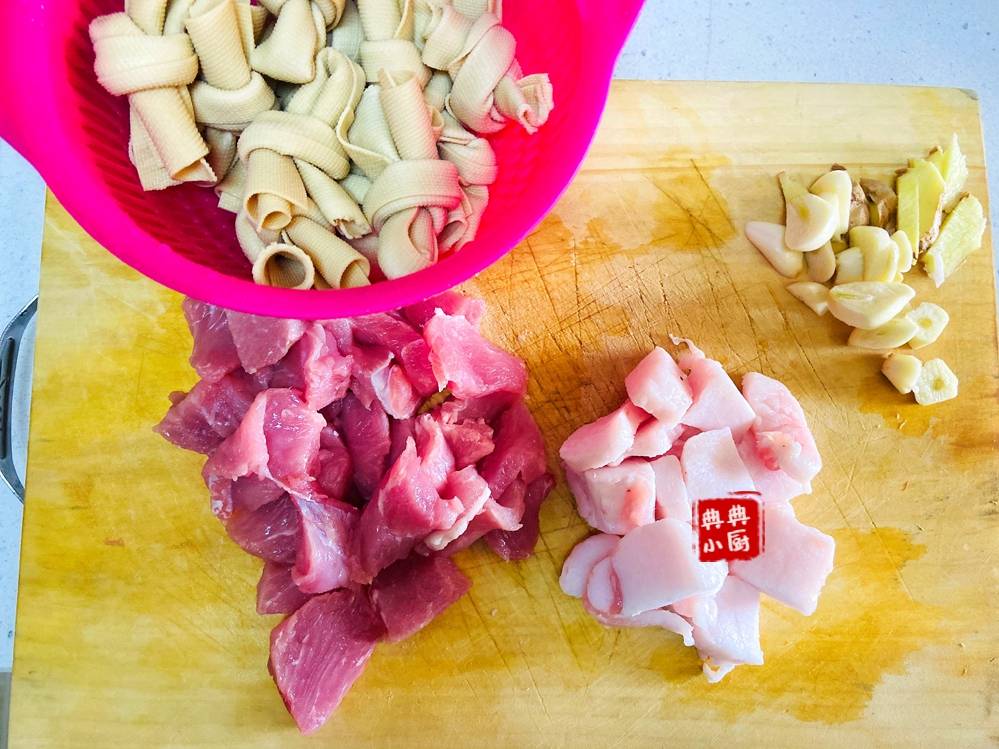 蔬菜|这一到冬天，我最喜欢猪肉蔬菜一锅烩了，好吃又简单