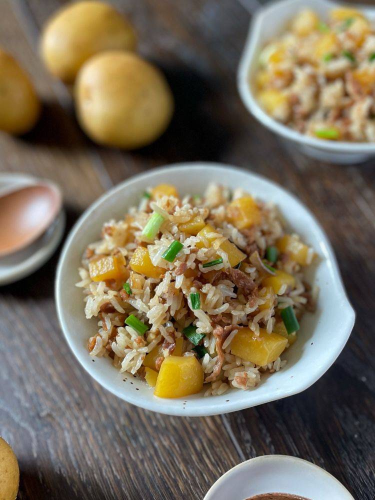 牛肉土豆烩饭,味道鲜香好吃,剩饭也能做成美味