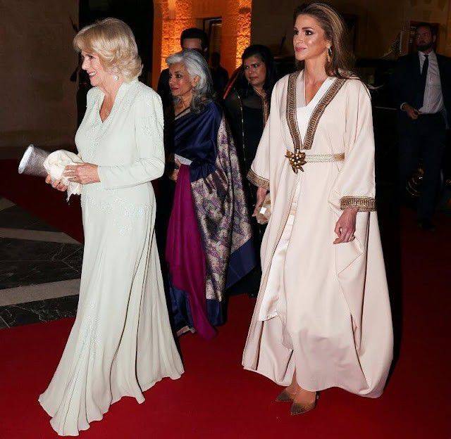 黑色 拉尼娅的其他造型分析