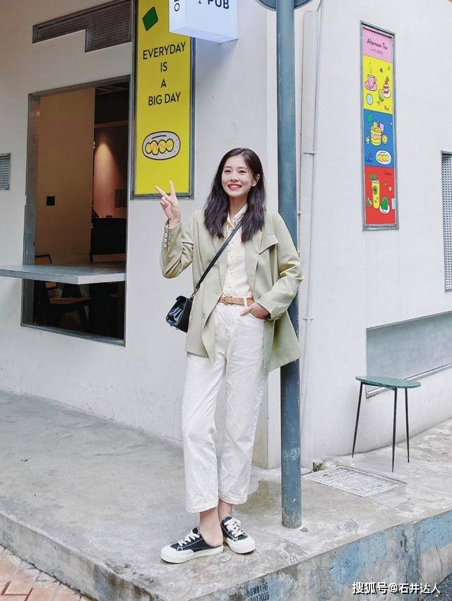 姐妹 鞋子在精不在多！初秋备齐这“两双”，时髦减龄，百搭又不挑人