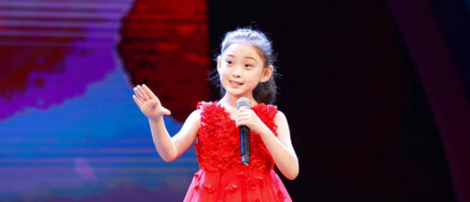 治疗|6岁上春晚8岁去世，父母的“摇钱树”，邓鸣贺的悲剧该由谁买单？