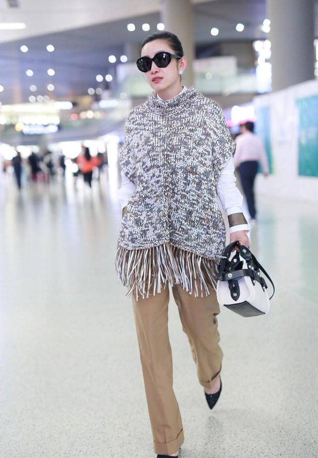 整体 冬天里怎能没有针织衫？学秦海璐的针织衫造型，优雅知性还减龄