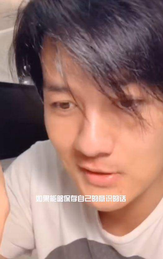 杨天真|41岁吴克群近照曝光，素颜出镜颜值依然抗打，打扮朴素显成熟