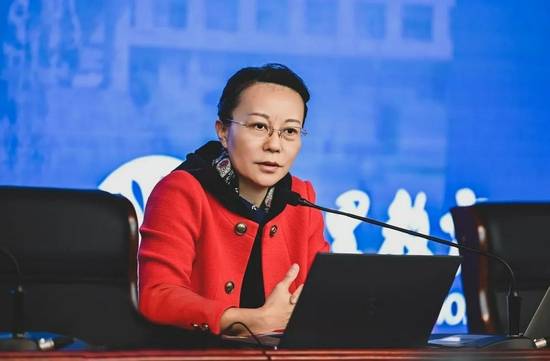 精神在传递力量在凝聚这场宣讲会为湖里教育者们鼓足了劲