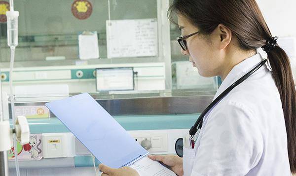 治疗|奥美拉唑,有什么用处?长期服用,对身体会不会有副作用?