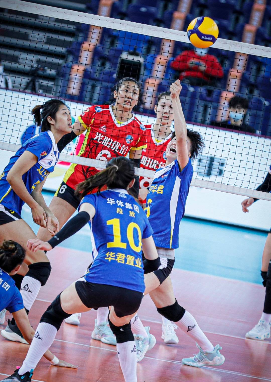 王宝泉挂帅三项占优,红队副攻三国手压阵_主攻_二传_接应