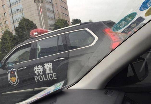 路遇特警版哈弗h9霸气侧漏完全不输合资车型