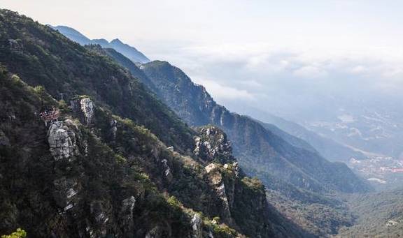 名山什么川成语_秋名山车神开的什么车