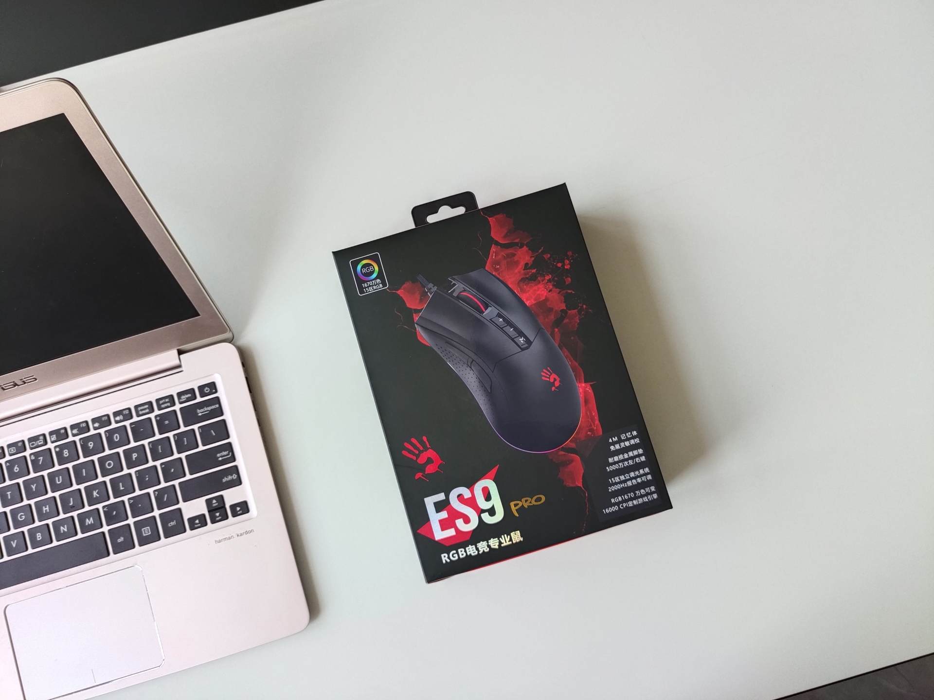 手握血手幽灵ES9Pro鼠标,游戏仿佛开了挂,畅快淋漓带你飞