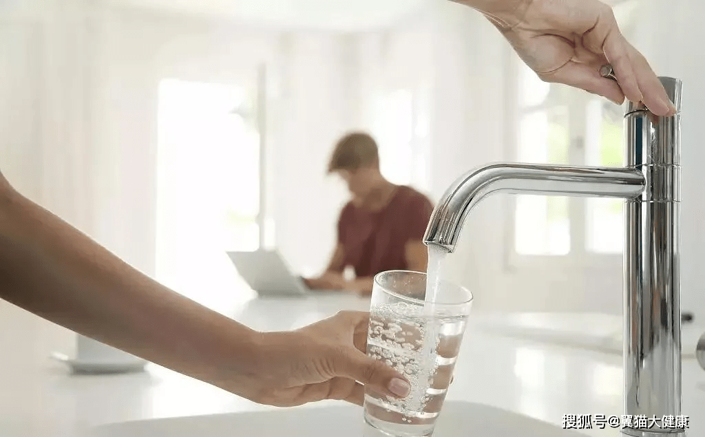 水烧开的现象 e63f793e588e47ca8b54ccb3a260be0d.png