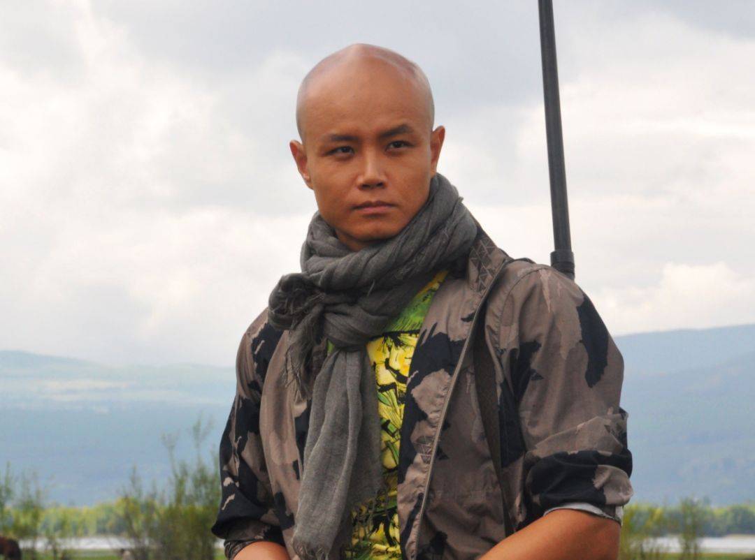 乐嘉|46岁的乐嘉无人问津，混成如今这份模样该怪谁呢？成败皆是自己