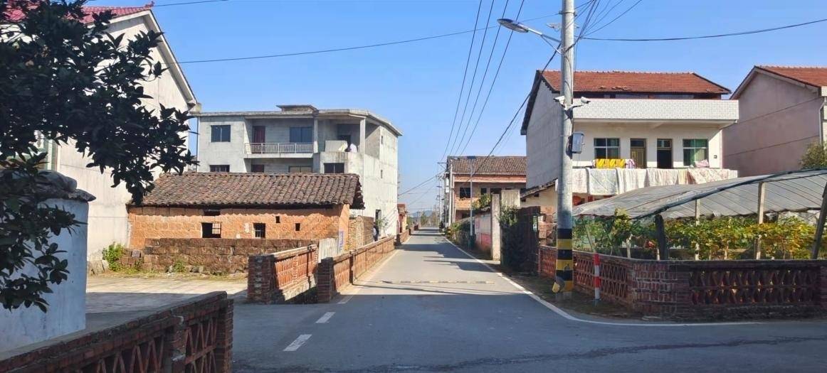 鹰潭市余江区杨溪乡多措并举,助力农村深化宅改,经过多方努力,乡内各