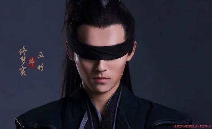 佟梦实|《庆余年》的五竹终于露真容了，男一号的配置，搭流量小花张予曦