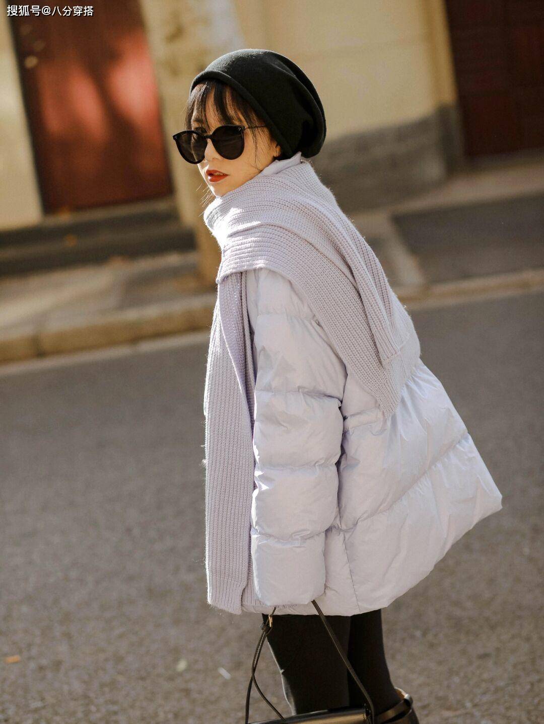 颜色 冬天“羽绒服”的高级穿法是这样的，保暖舒适又高级，谁穿谁美