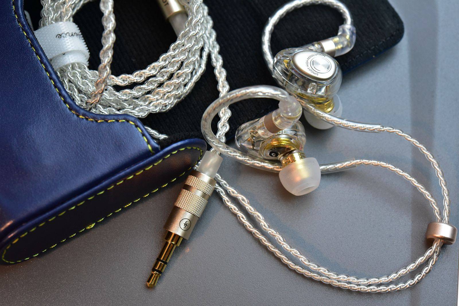 千元内的人声之王兴戈em2r耳机评测